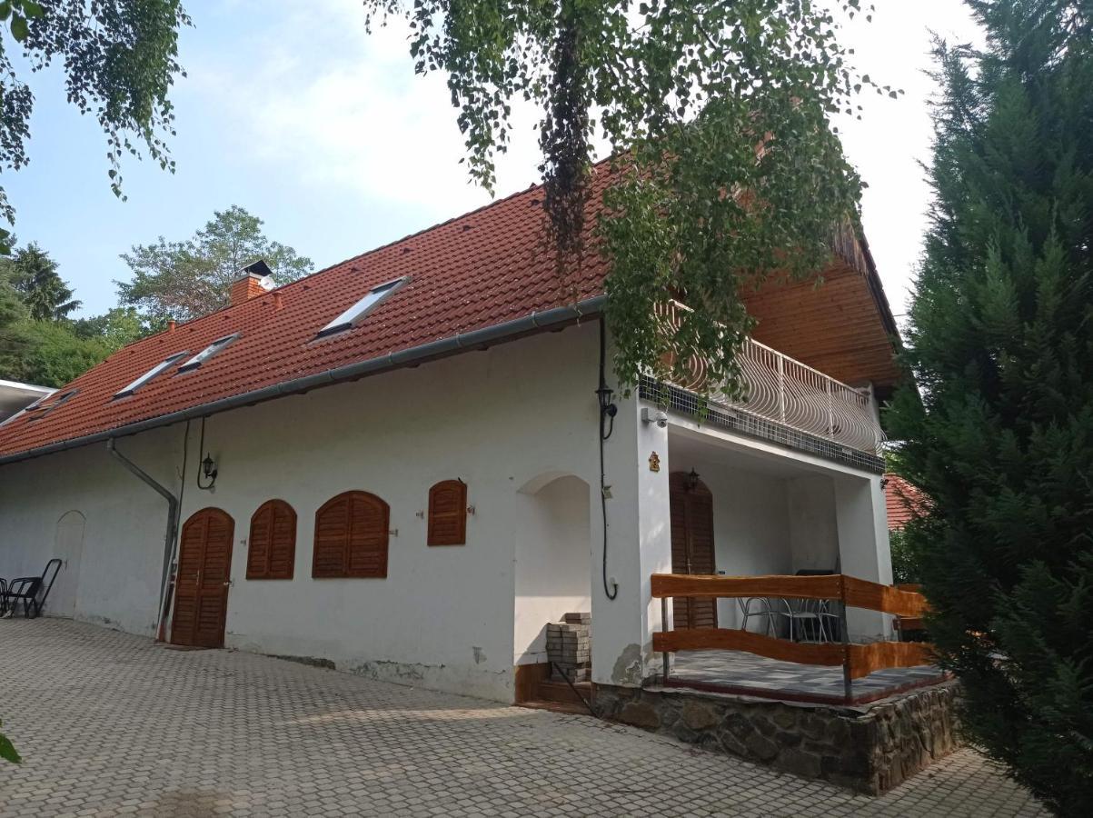 Parraghegy Apartman Villa Zalaszanto ภายนอก รูปภาพ